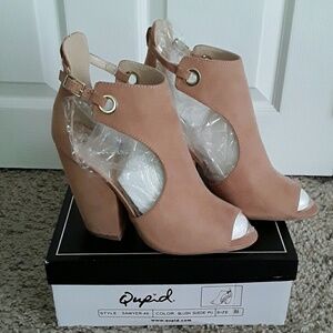 Qupid blush open toe heels